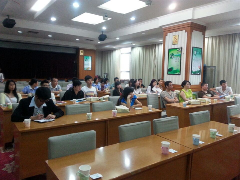 歐美同學(xué)會(huì)現(xiàn)場分享交流